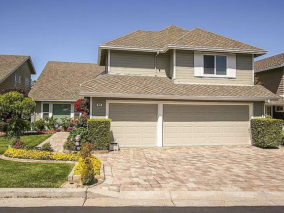 2nd image of 909 Clipper Ln