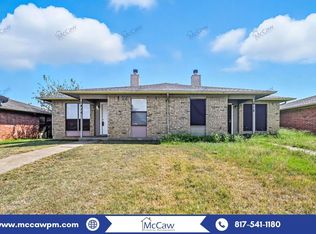 3414 Colonial Dr, Fort Worth, TX 76140