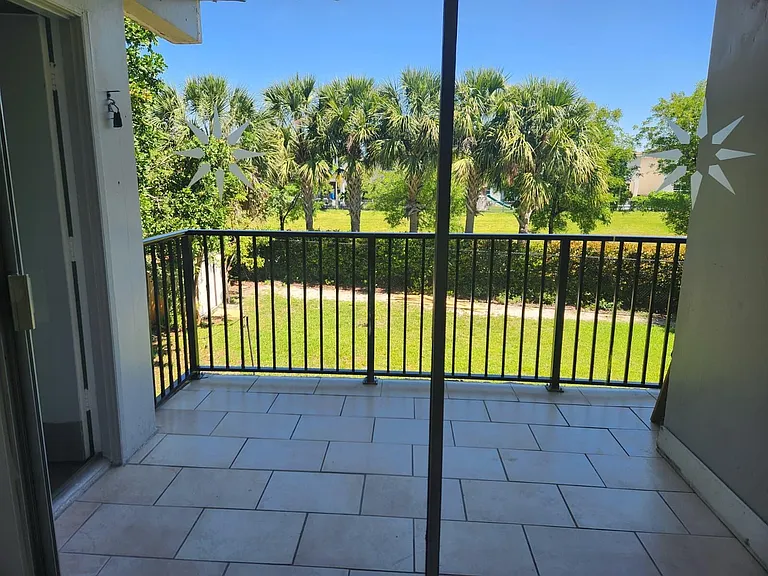 1021 Crystal Lake Dr #203 — Photo 16