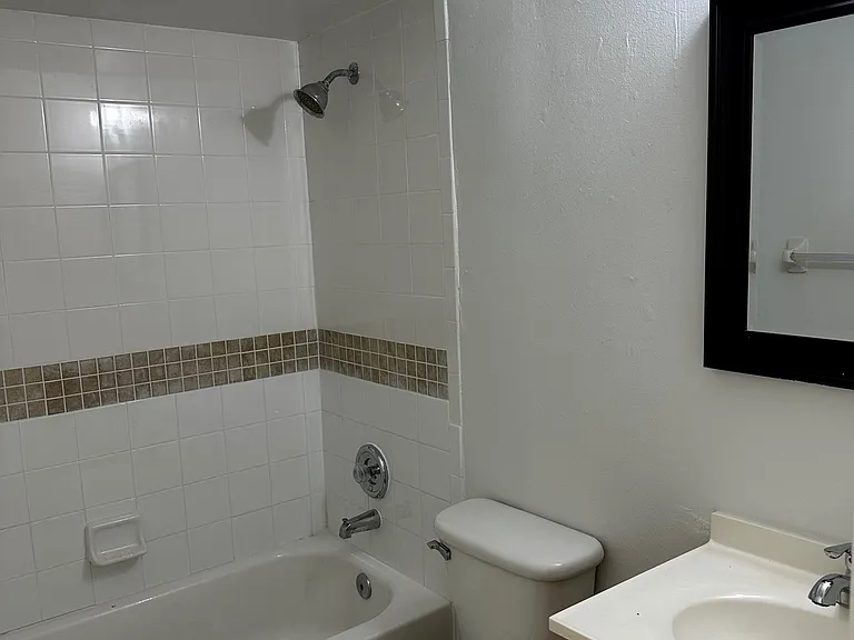 122 Caribbean St #4 — Photo 6