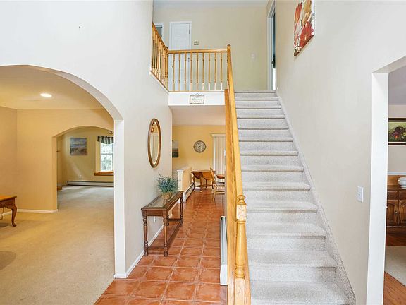 3rd image of 2 Quail Ct