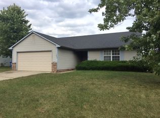 1692 Fountain Lake Dr W, Shelbyville, IN