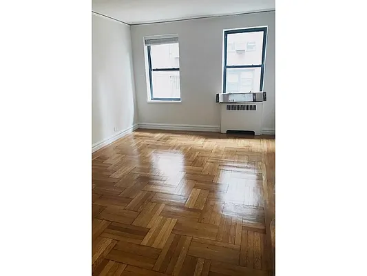 Rented by MNS | media 10