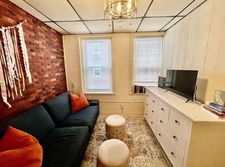 4 Baldwin Pl #2F, Boston, MA 02113