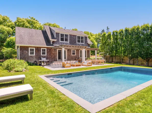 67 Layton Ave, Southampton, NY 11968