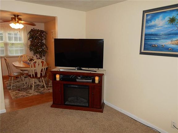 5th image of 42 Fitch Ln