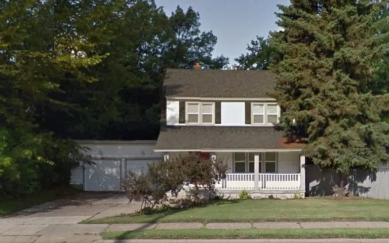 635 Fuller Ave NE — Photo 1