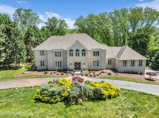 427 Fawns Run, Morganville, NJ 07751