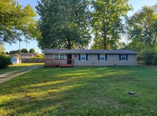126 E Meadowbrook Ave, Clever, MO 65631
