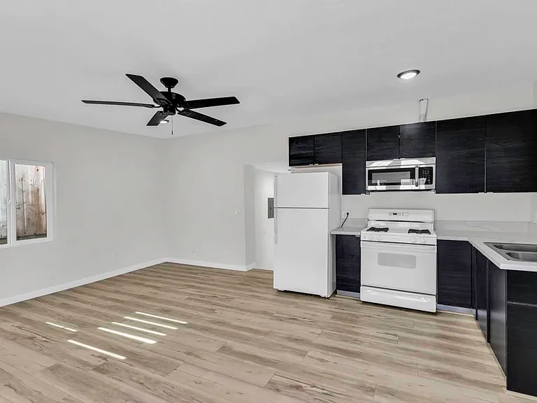 2029 E Ave #2029 — Photo 5