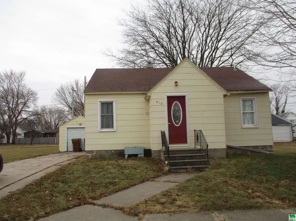 413 Grape St, Albert City, IA 50510
