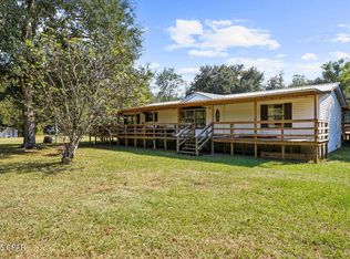 959 Wildwood Cir, Chipley, FL 32428