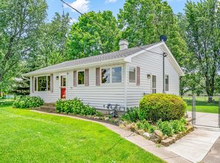 10096 Cherry Valley Rd, Genoa, IL 60135