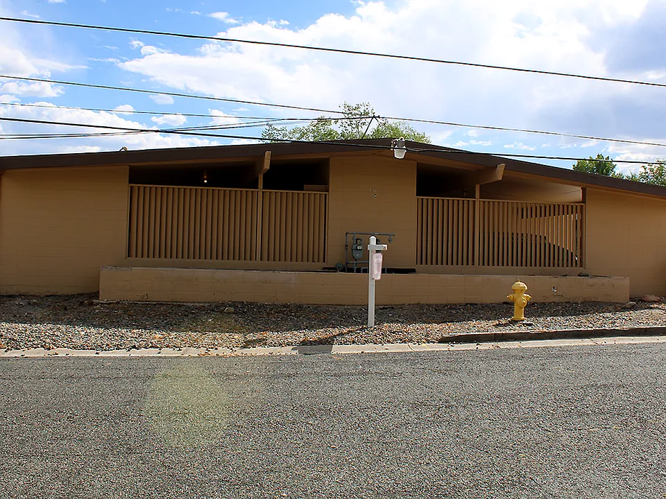 336 Country Club Cir