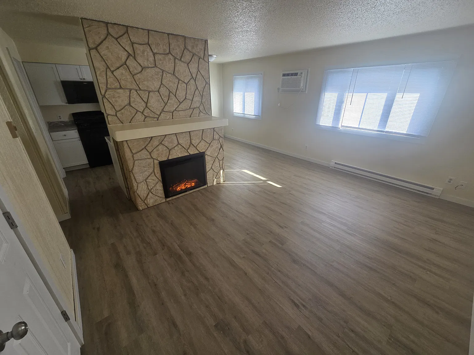 1749 Bainbridge St — Photo 3