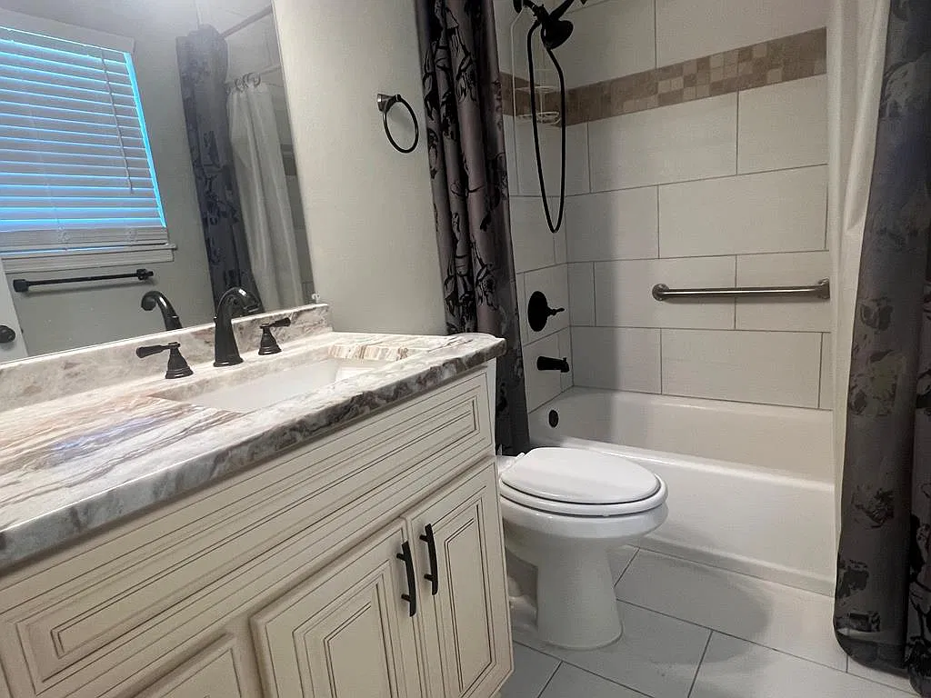 414 Pine Glen Drive - 1 — Photo 3