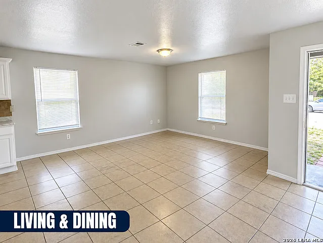 4 bed, 2.0 bath, 1166 sqft, $1,600 — Photo 2