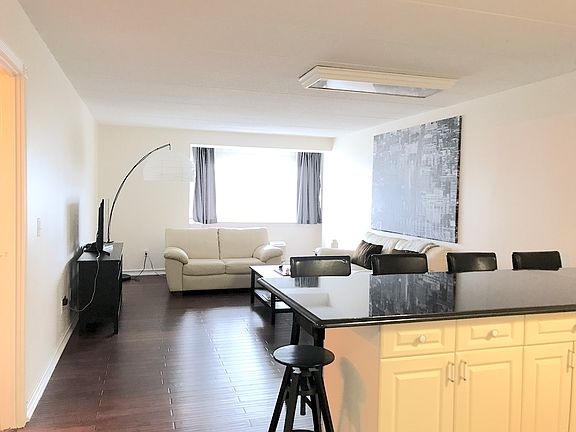 3rd image of 5 Linden St