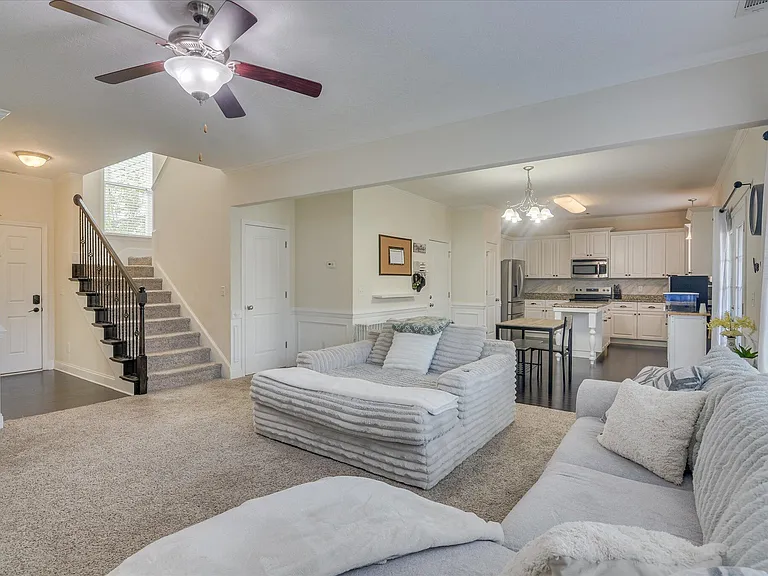 2507 Kari Ln — Photo 9