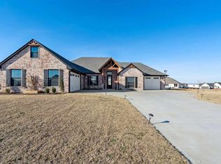 4211 Crest Ln, Elgin, OK 73538