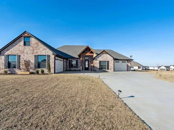 4211 Crest Ln, Elgin, OK 73538