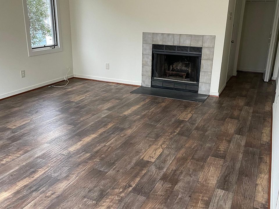 2nd image of 14750 Boyces Cove Dr #1