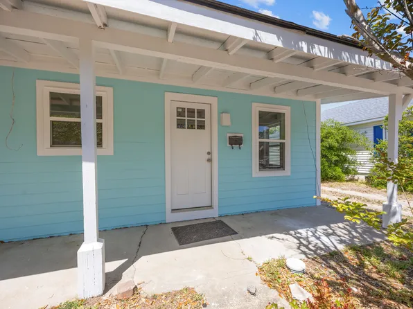 1808A Bridges St, Morehead City, NC 28557