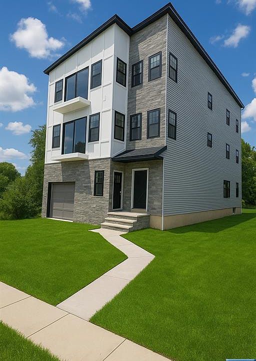 2nd image of 627 Thomas Blvd