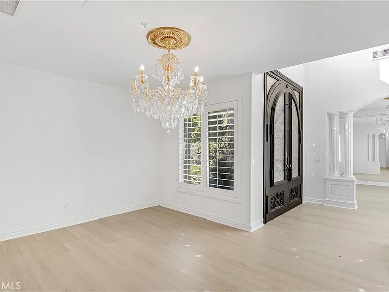 20871 Betron St — Photo 14