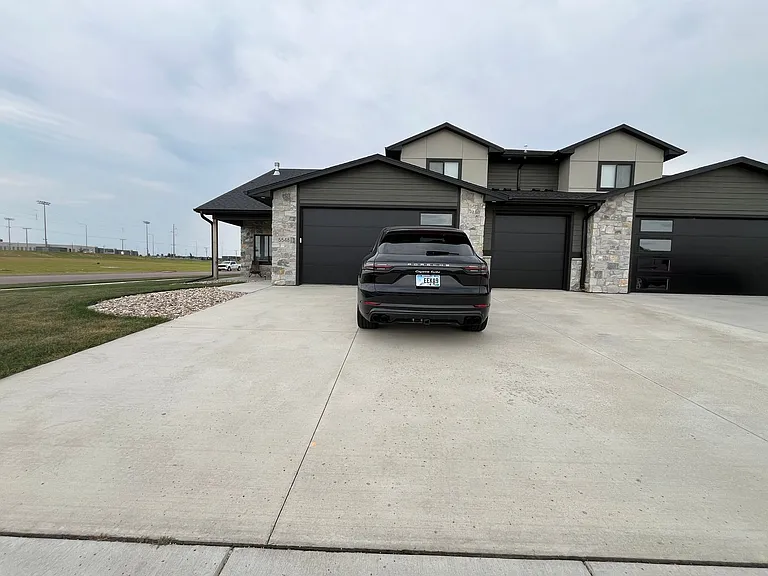 5548 W Colonial Ct — Photo 2