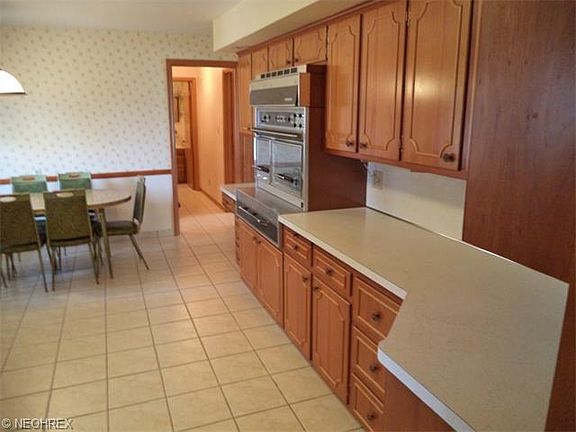 5th image of 473 Park Dr