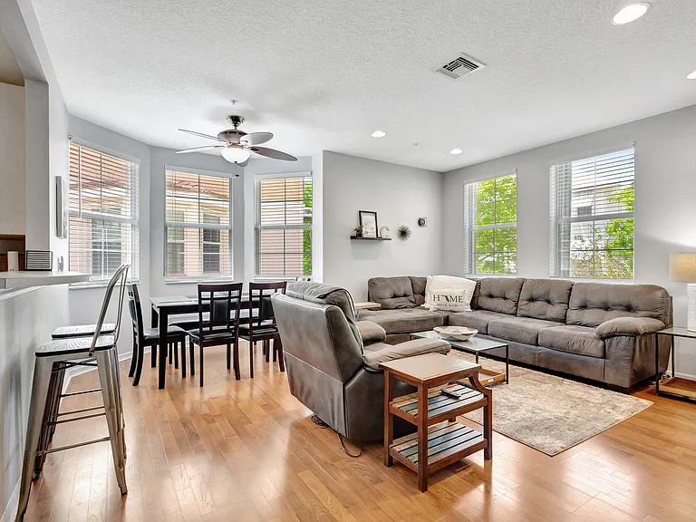 4320 Blowing Point Pl — Photo 10