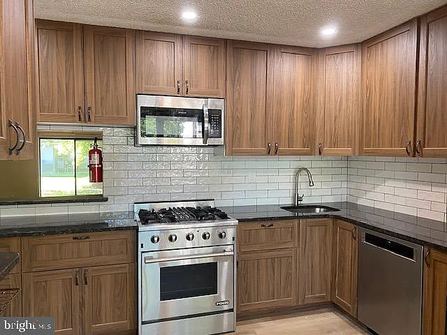 2 bed, 2.5 bath, 1510 sqft, $2,600 — Photo 4