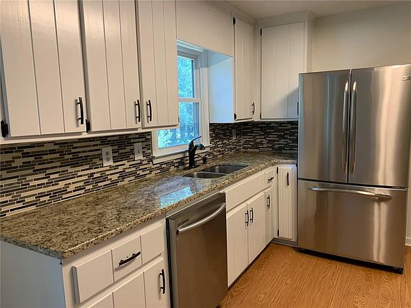 3rd image of 2191 Perrin Dr