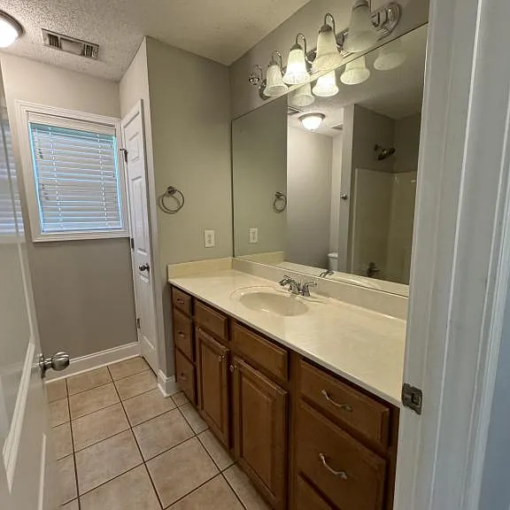 204 Mahan Dr — Photo 30