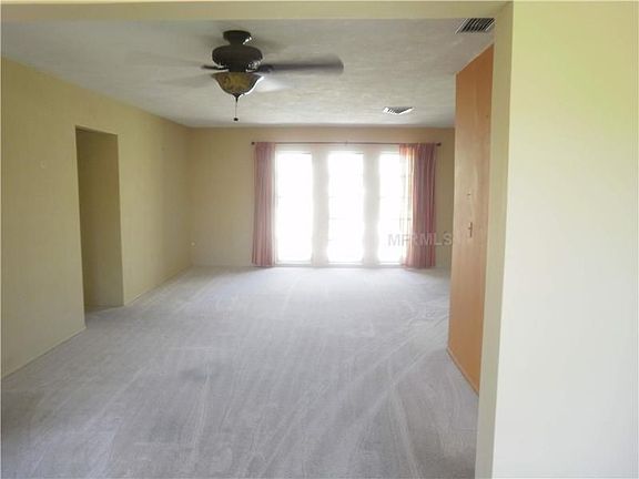 3rd image of 1210 Lakeside Dr