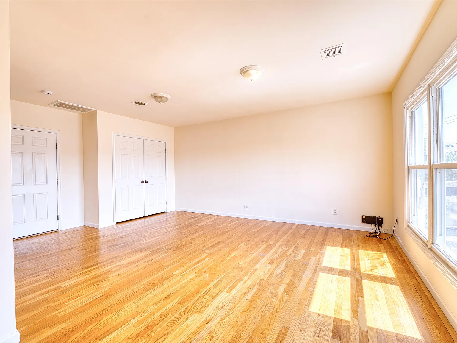 Studio, 1.0 bath, 675 sqft, $1,695 — Photo 3