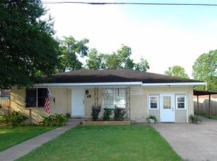 720 Roosevelt St, Sealy, TX 77474