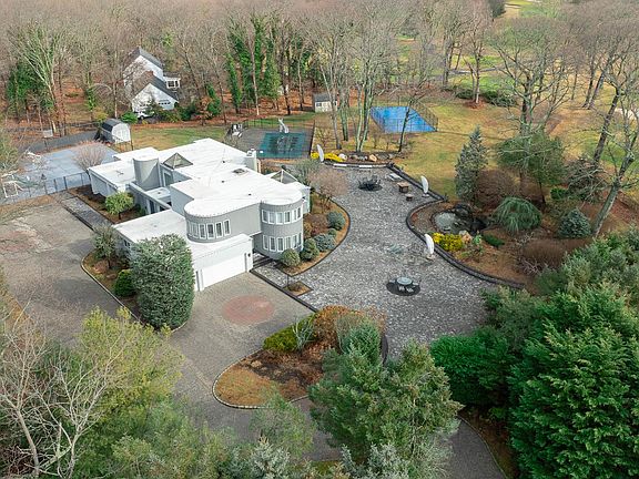 3rd image of 83 Cliff Road