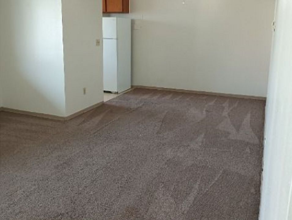 1st image of 622 S Steele St APT D