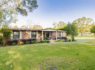 6921 Cedar Lake Dr, Pensacola, FL 32526