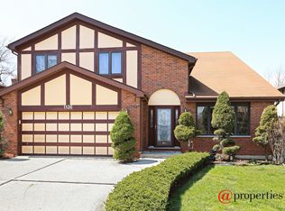 1136 N White Fence Ln, Addison, IL 60101