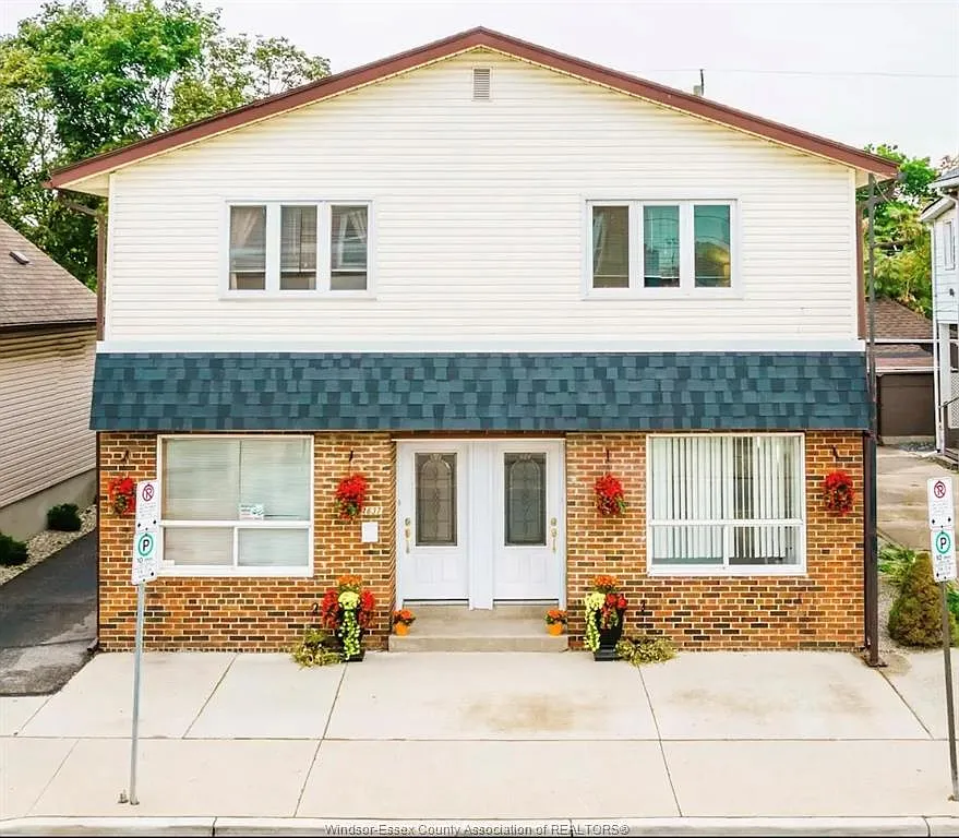 3 bed, 1.5 bath, $2,190 — Photo 1