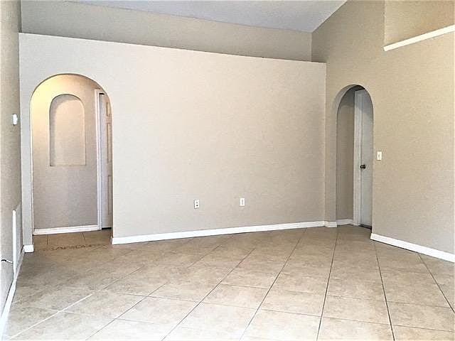 1st image of 12600 Parkbury Dr #4