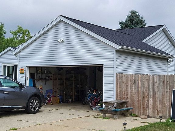 2nd image of 403 Sunbrook Dr SE