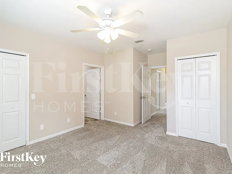 2067 N Chamberlain Blvd — Photo 7