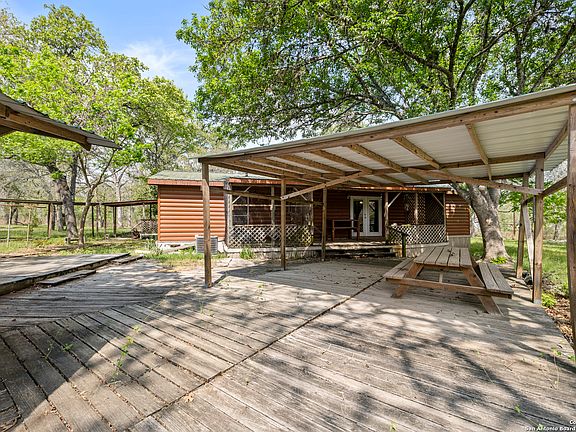 3rd image of 1189 Vivroux Ranch