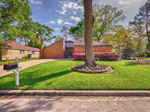 3702 Wood Dale Dr, Kingwood, TX 77345