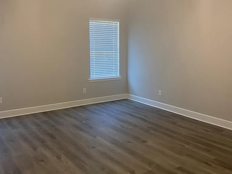 2517 Garden Dr — Photo 5