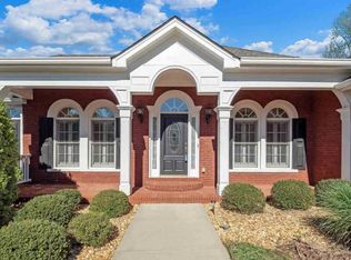 995 Chateau Forest Rd, Hoschton, GA 30548